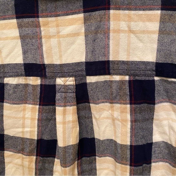 FOREVER 21 Women Plaid Flannel Button Cropped Top Size Medium - Picture 6 of 7